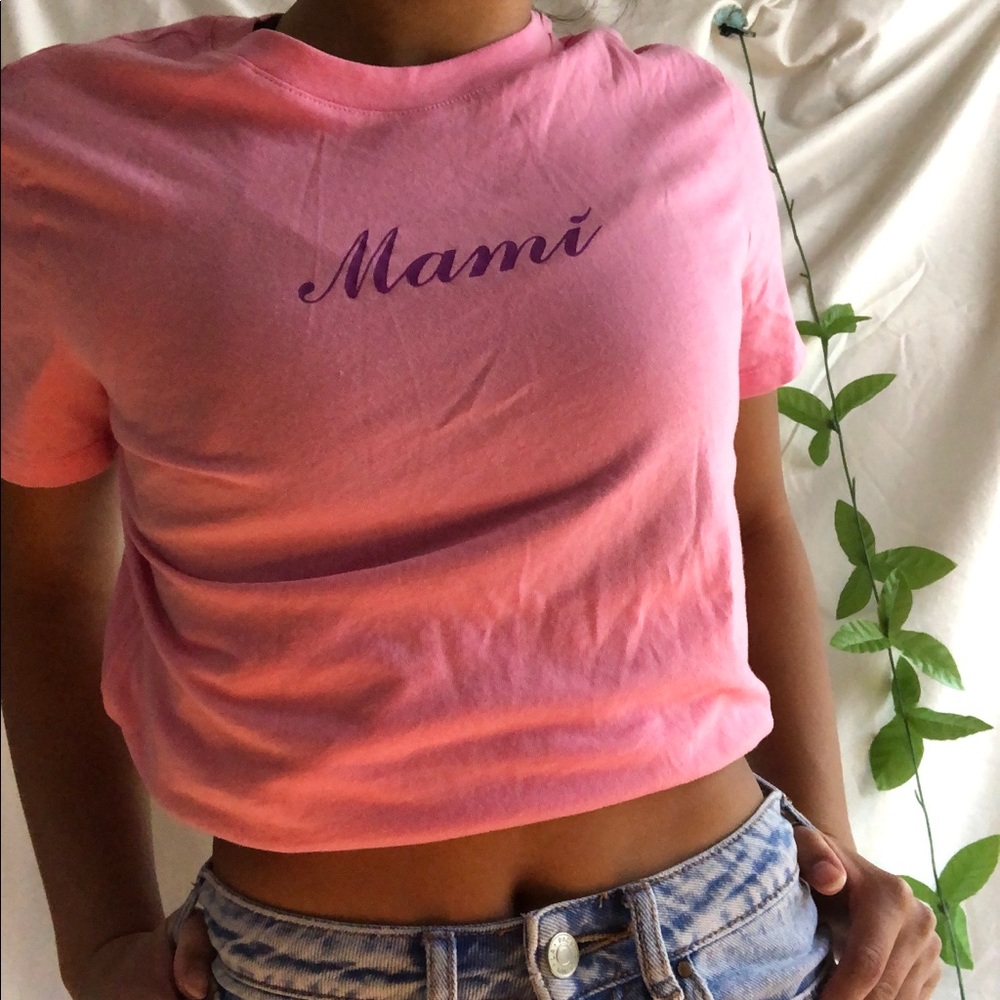 “Mamí” pink tee
